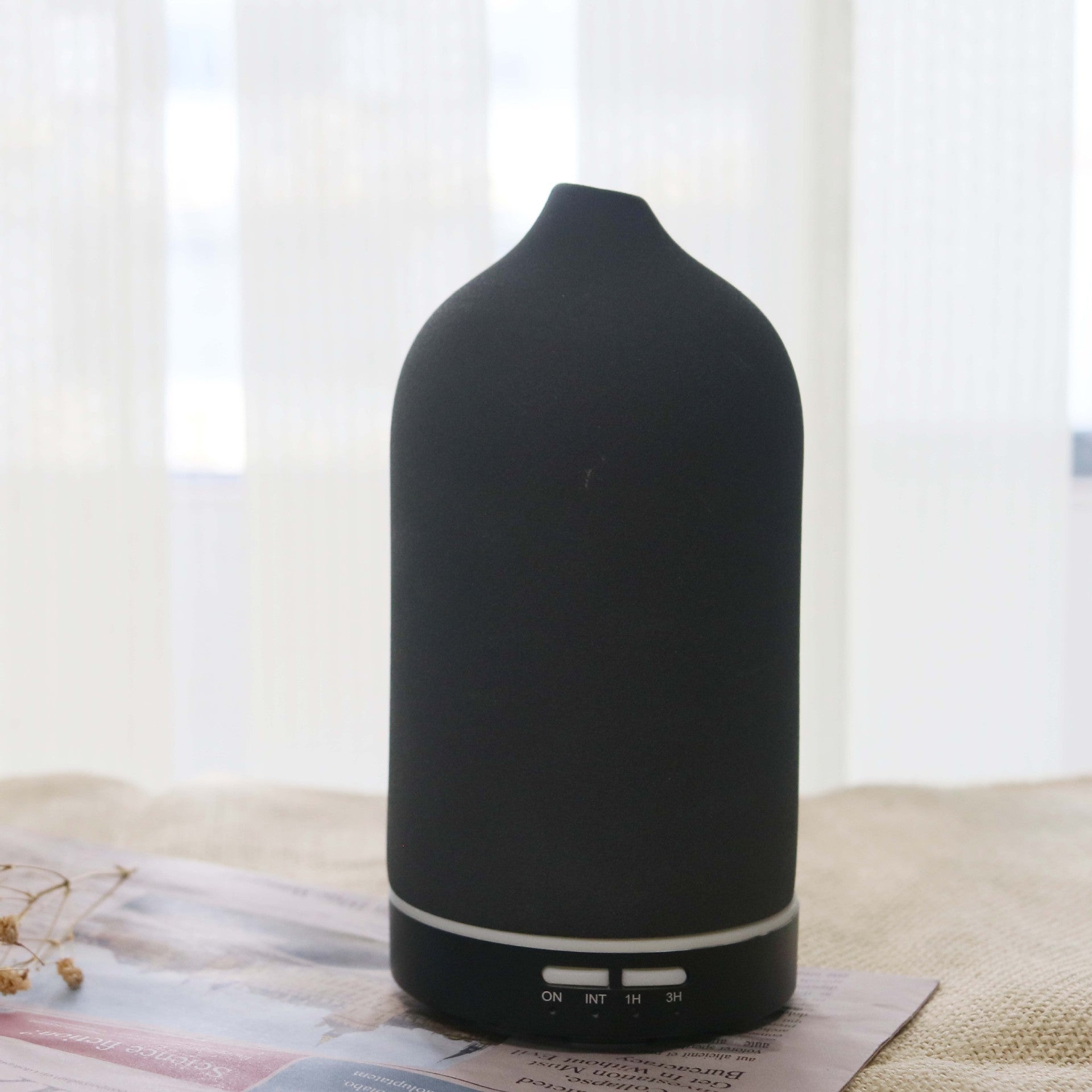 Where Fine Art Meets Fragrance: The Timeless Ceramic Diffuser.